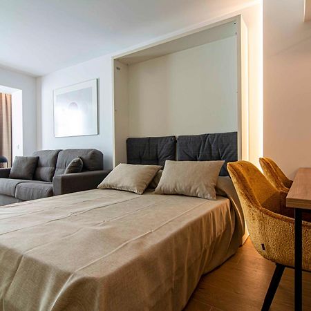 Apartamentos 1 Abril Малага Екстер'єр фото