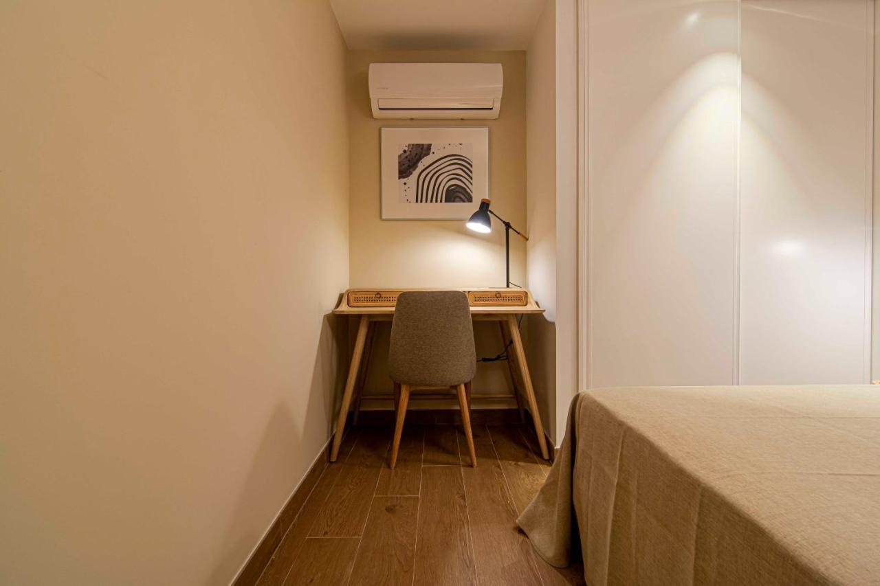 Apartamentos 1 Abril Малага Екстер'єр фото