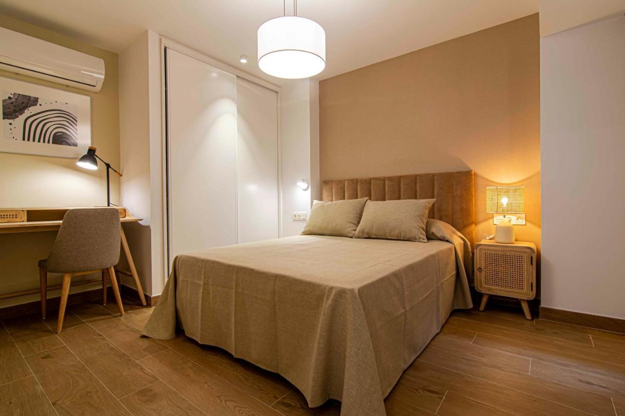 Apartamentos 1 Abril Малага Екстер'єр фото