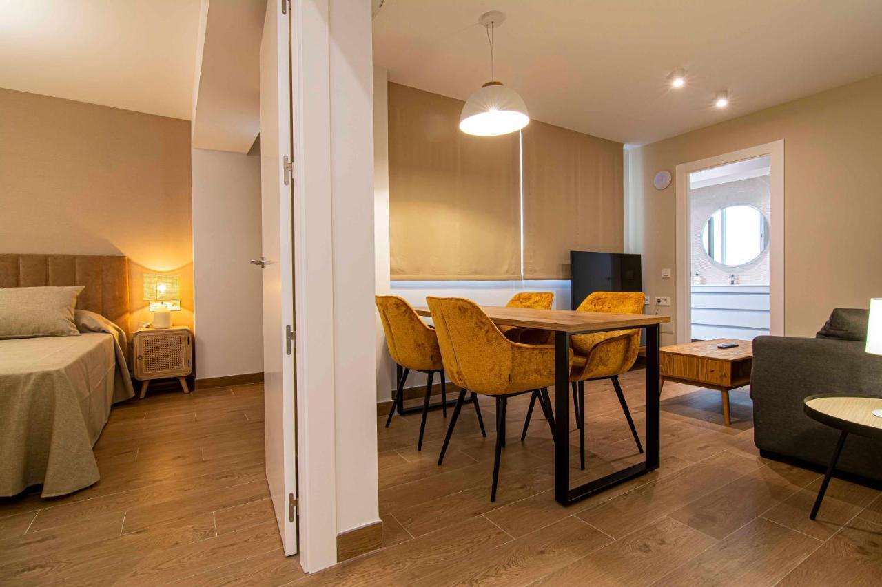 Apartamentos 1 Abril Малага Екстер'єр фото