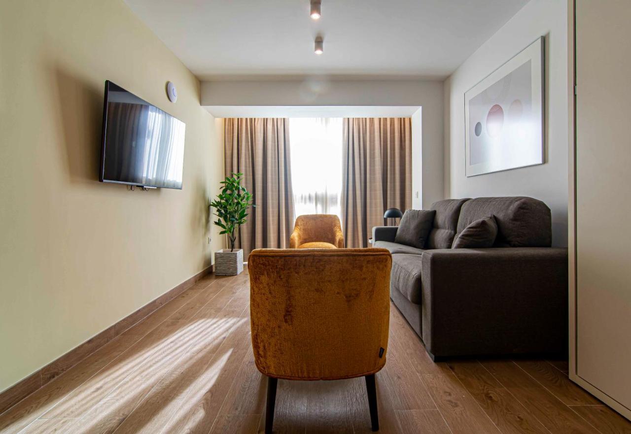 Apartamentos 1 Abril Малага Екстер'єр фото