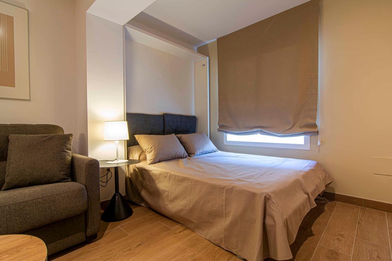 Apartamentos 1 Abril Малага Екстер'єр фото