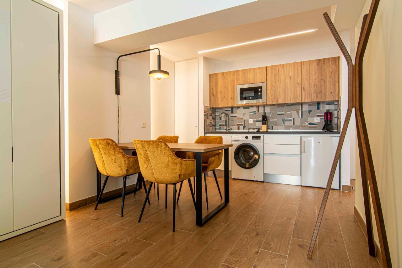 Apartamentos 1 Abril Малага Екстер'єр фото